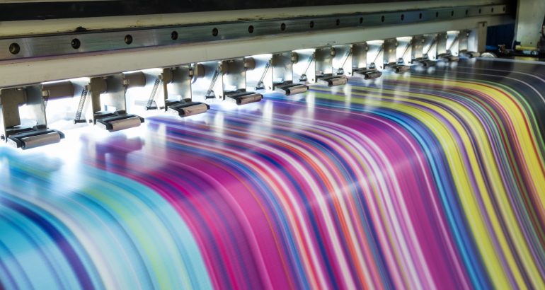 Large inkjet printer working multicolor cmyk on vinyl banner